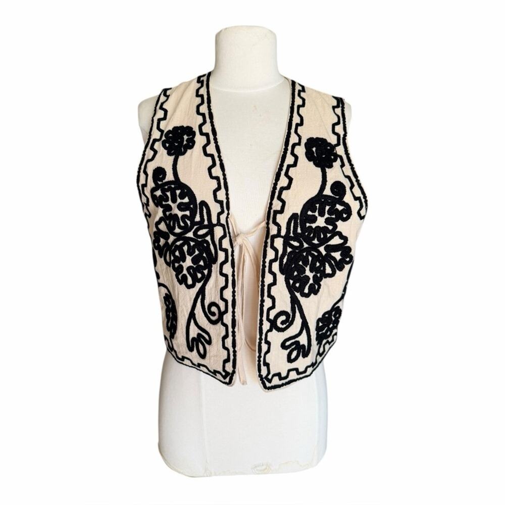 Daniel Collection Embroidered Vest Small NWT Ecru Black Boho Tie Front Cropped